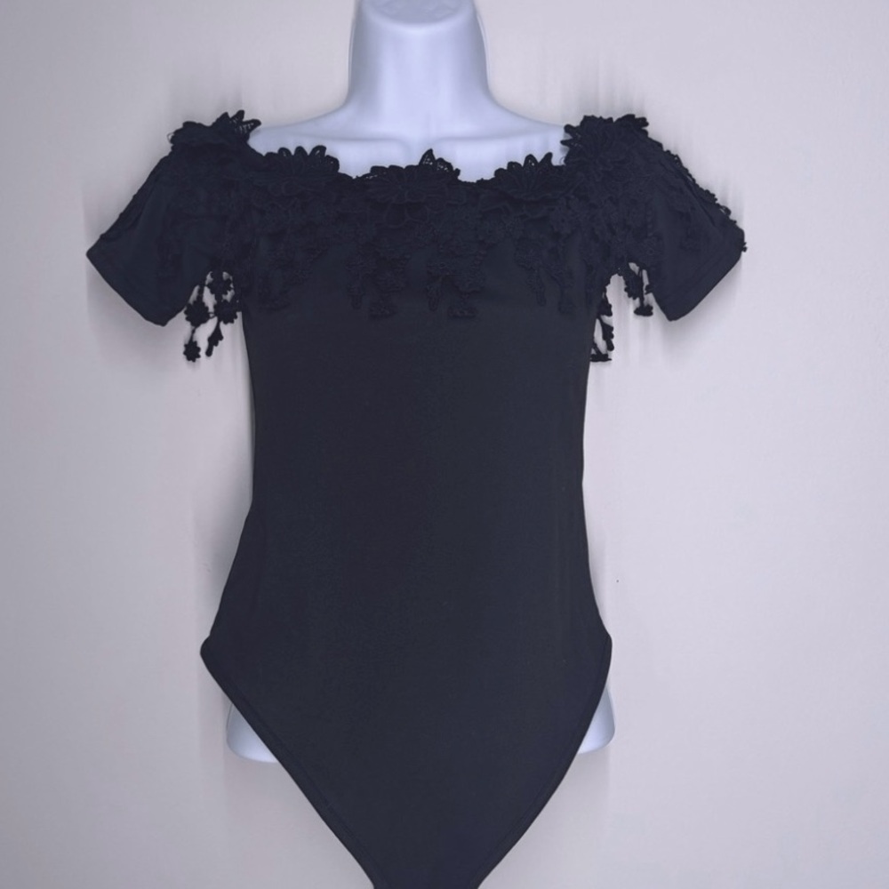 Off-Shoulder Floral Lace Bodysuit